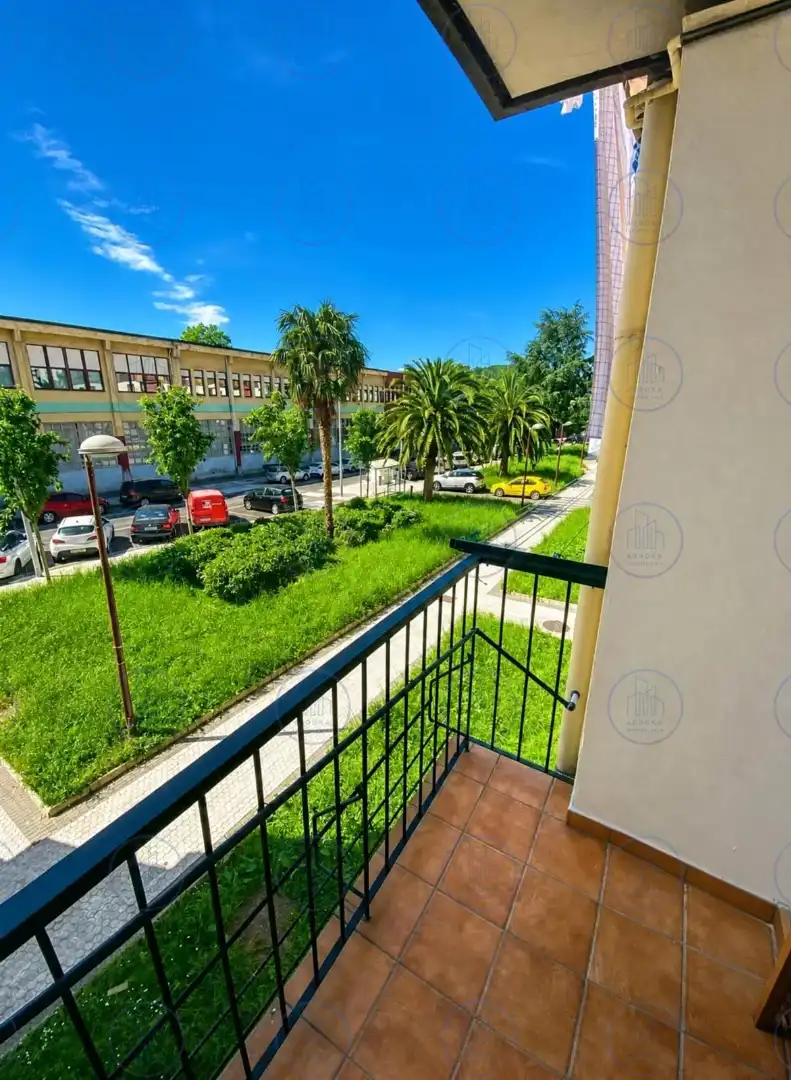 Außenansicht von Wohnung zum Verkauf in Hernani mit Heizung, Parkett und Terrasse