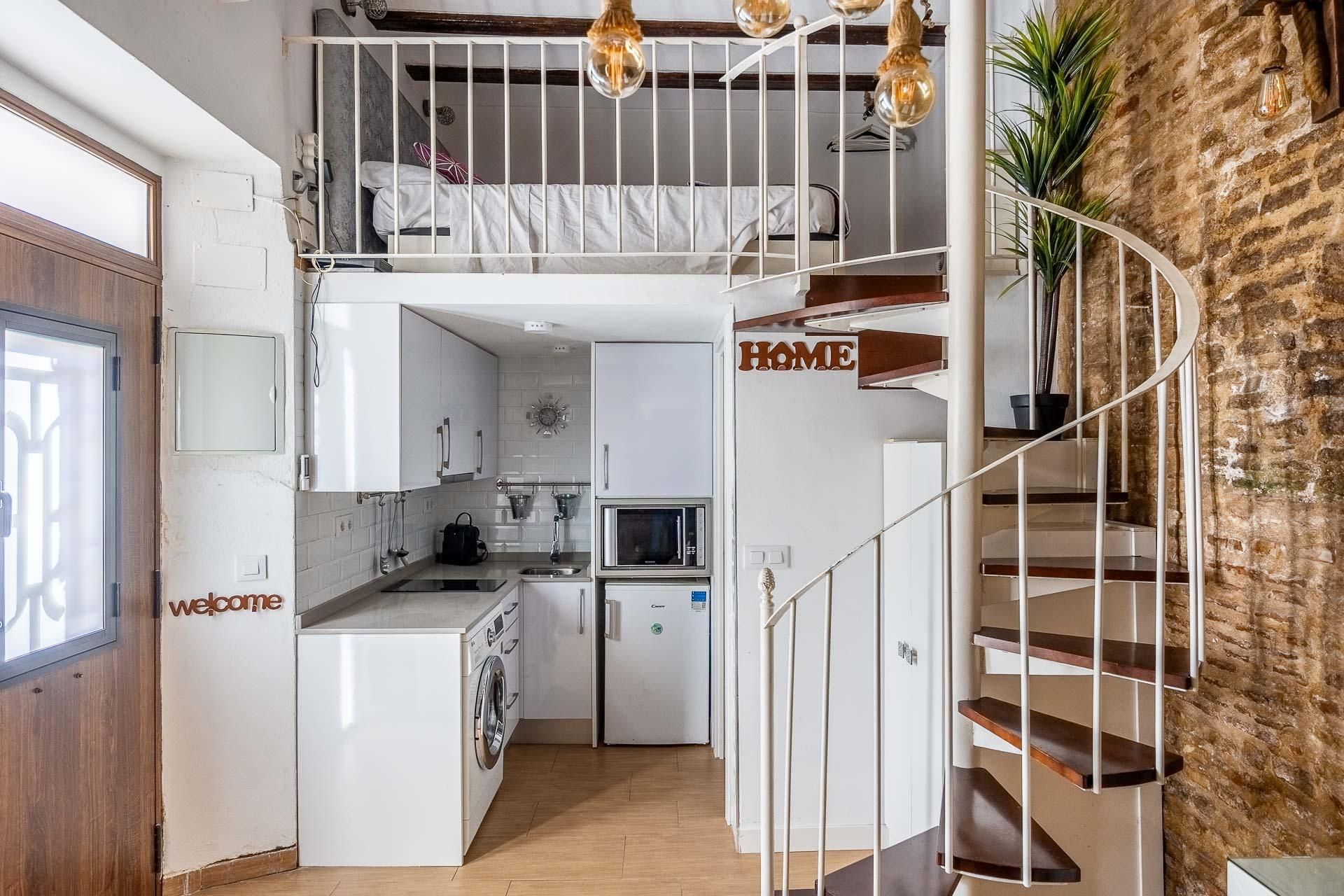 Kitchen of Study for sale in  Sevilla Capital  with Air Conditioner and Heating