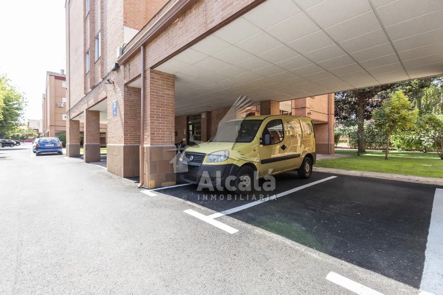 Parking of Flat for sale in Alcalá de Henares  with Heating