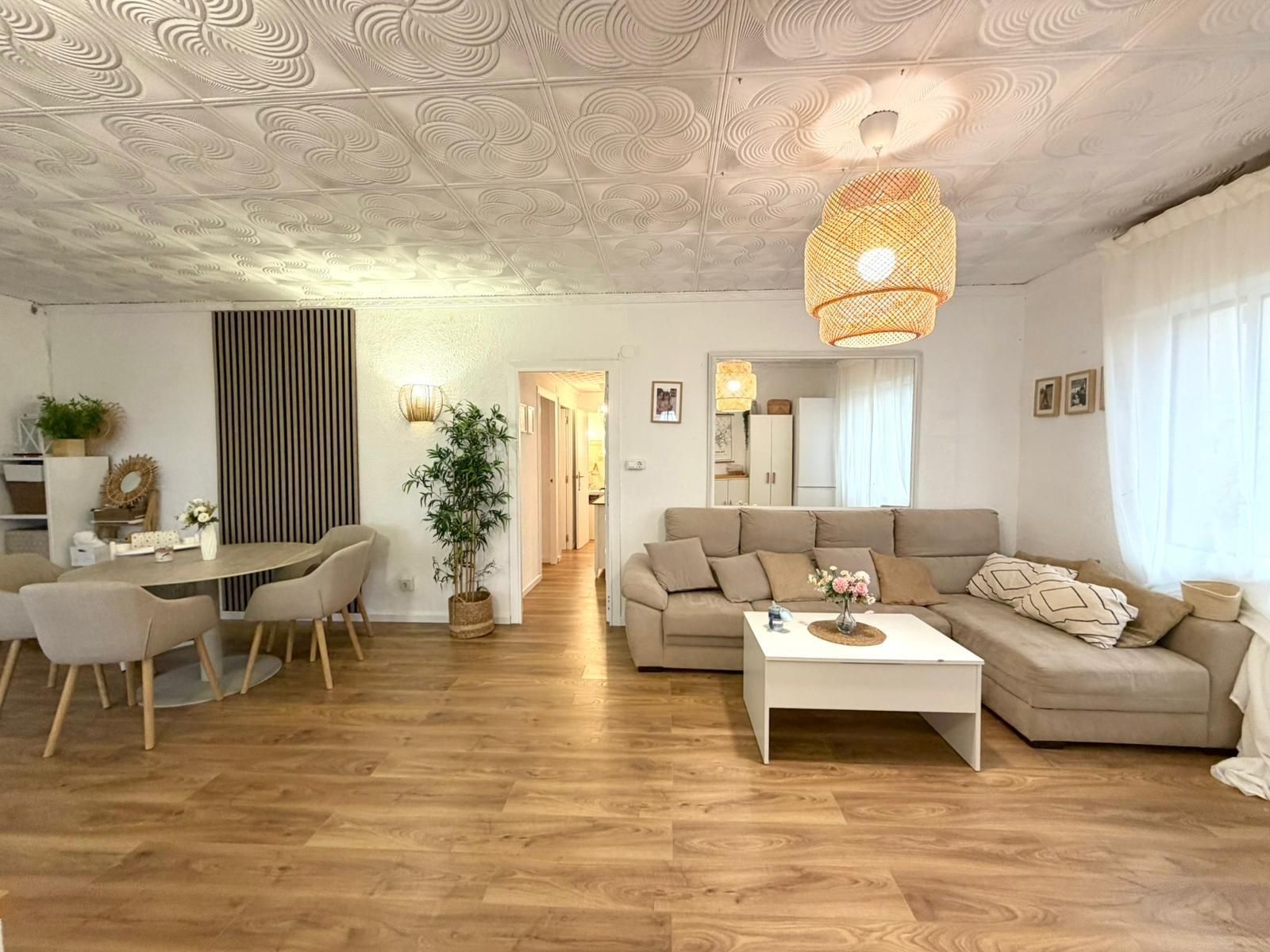 Sala d'estar de Casa o xalet en venda en Catadau amb Aire condicionat, Jardí privat i Terrassa