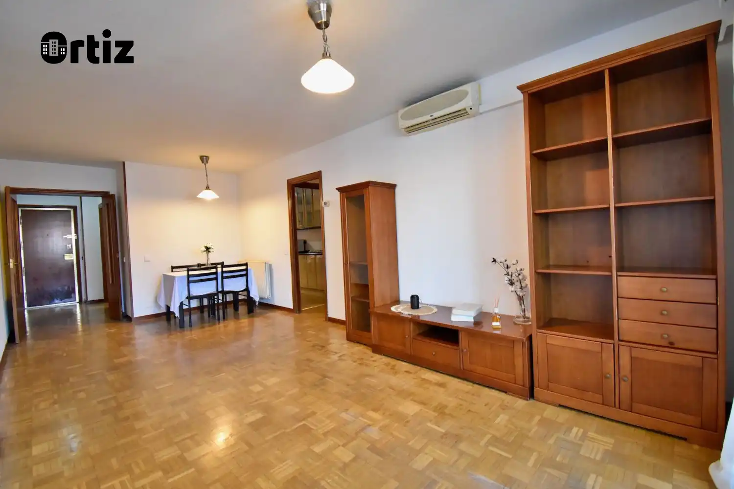 Sala d'estar de Pis en venda en Torrejón de Ardoz amb Aire condicionat, Calefacció i Moblat