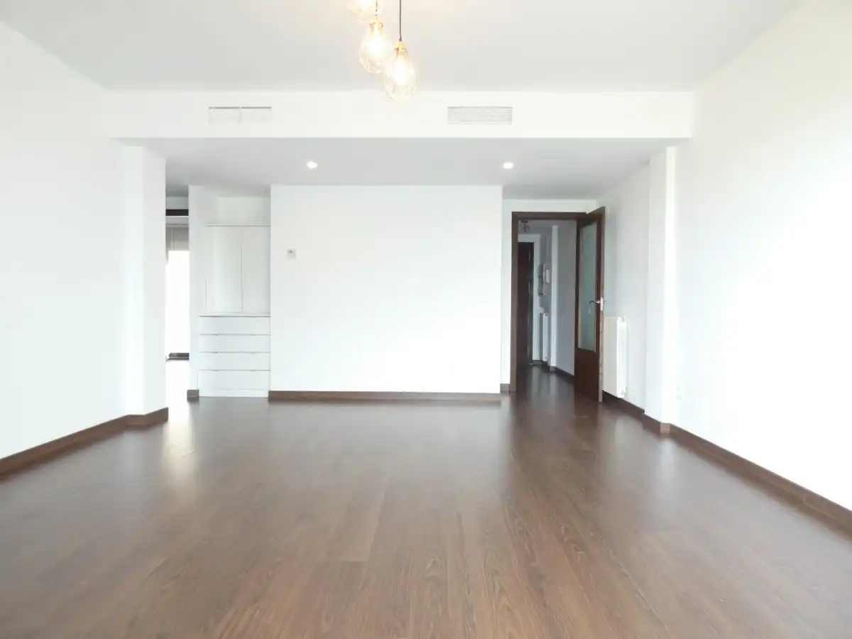 Piso con balcón en venta en Pinseque, imagen 2