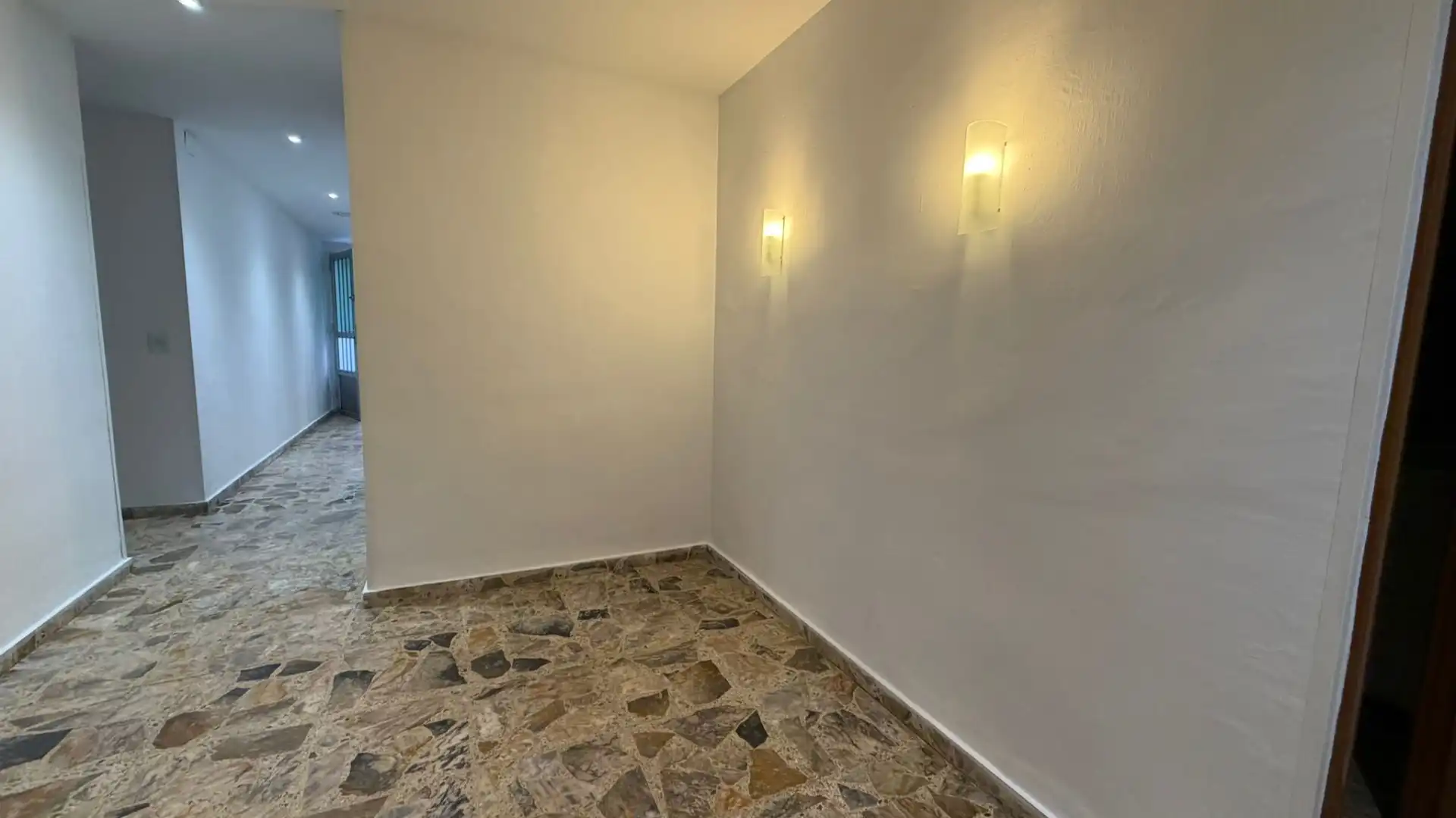 Casa adosada de lloguer en Alpartir amb Calefacció, Forn i Rentadora