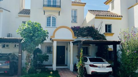 Foto 2 de Casa adosada en venta en Cancelada, Málaga