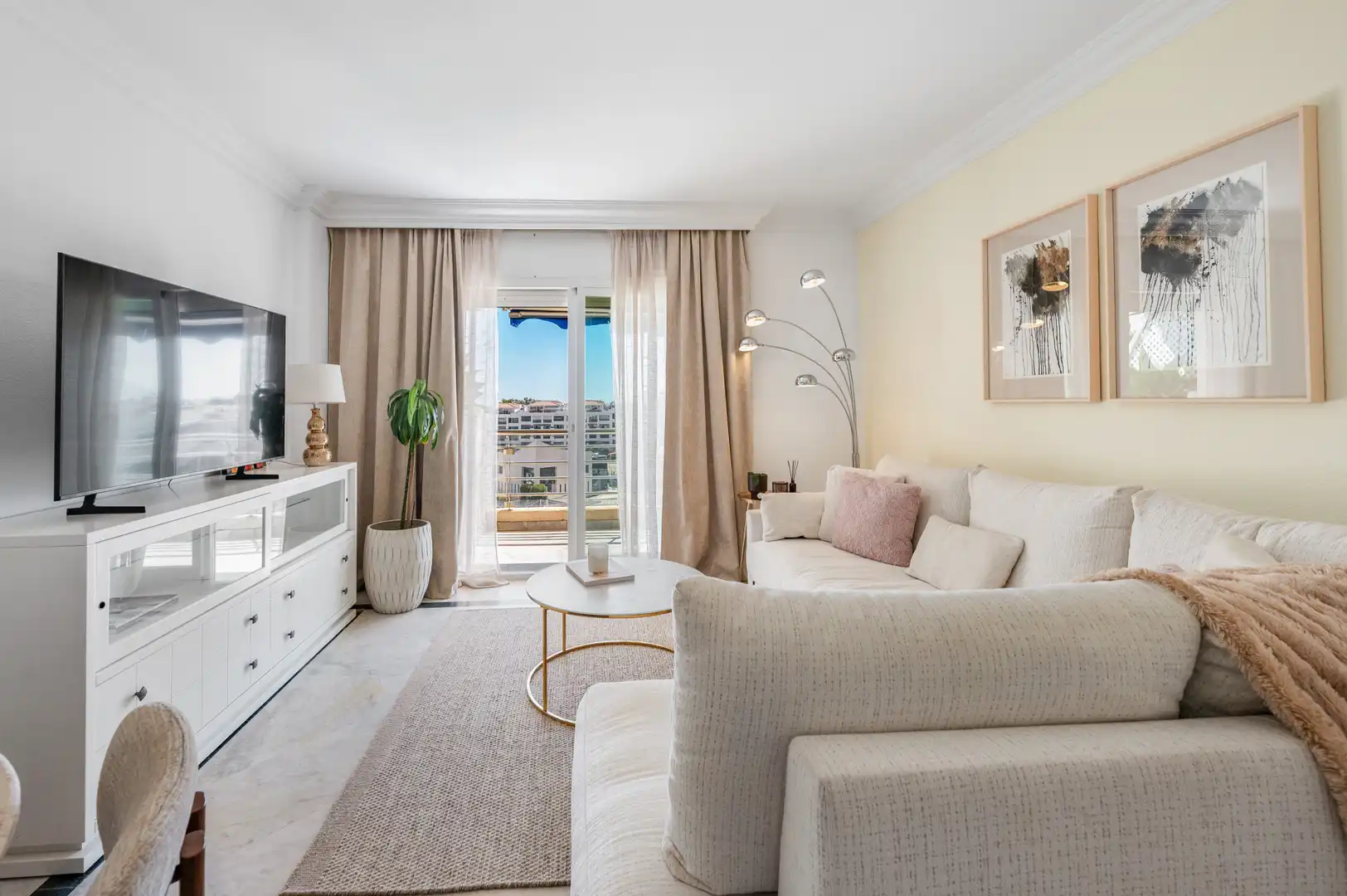 Apartament amb piscina en venda a Nueva Andalucía, imagen 4