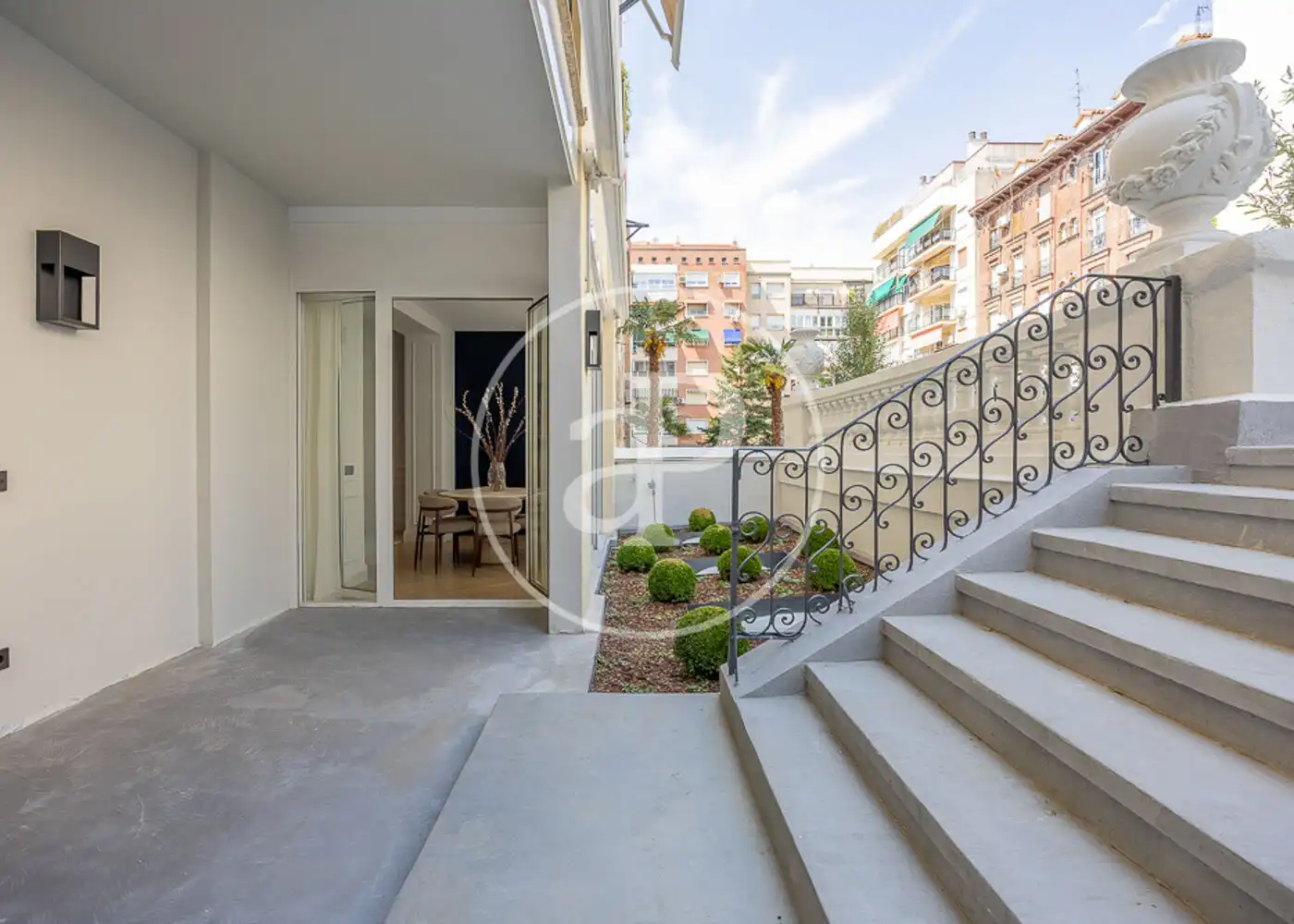 Vista exterior de Pis en venda en Madrid amb Aire condicionat, Calefacció i Jardí privat