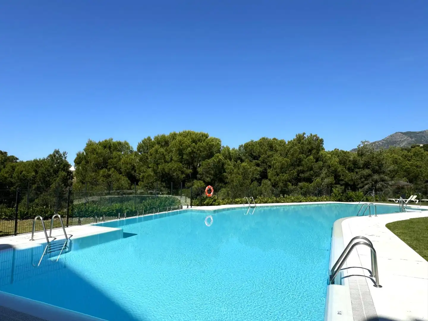 Piscina de Apartamento en venta en Fuengirola con Aire acondicionado, Calefacción y Terraza