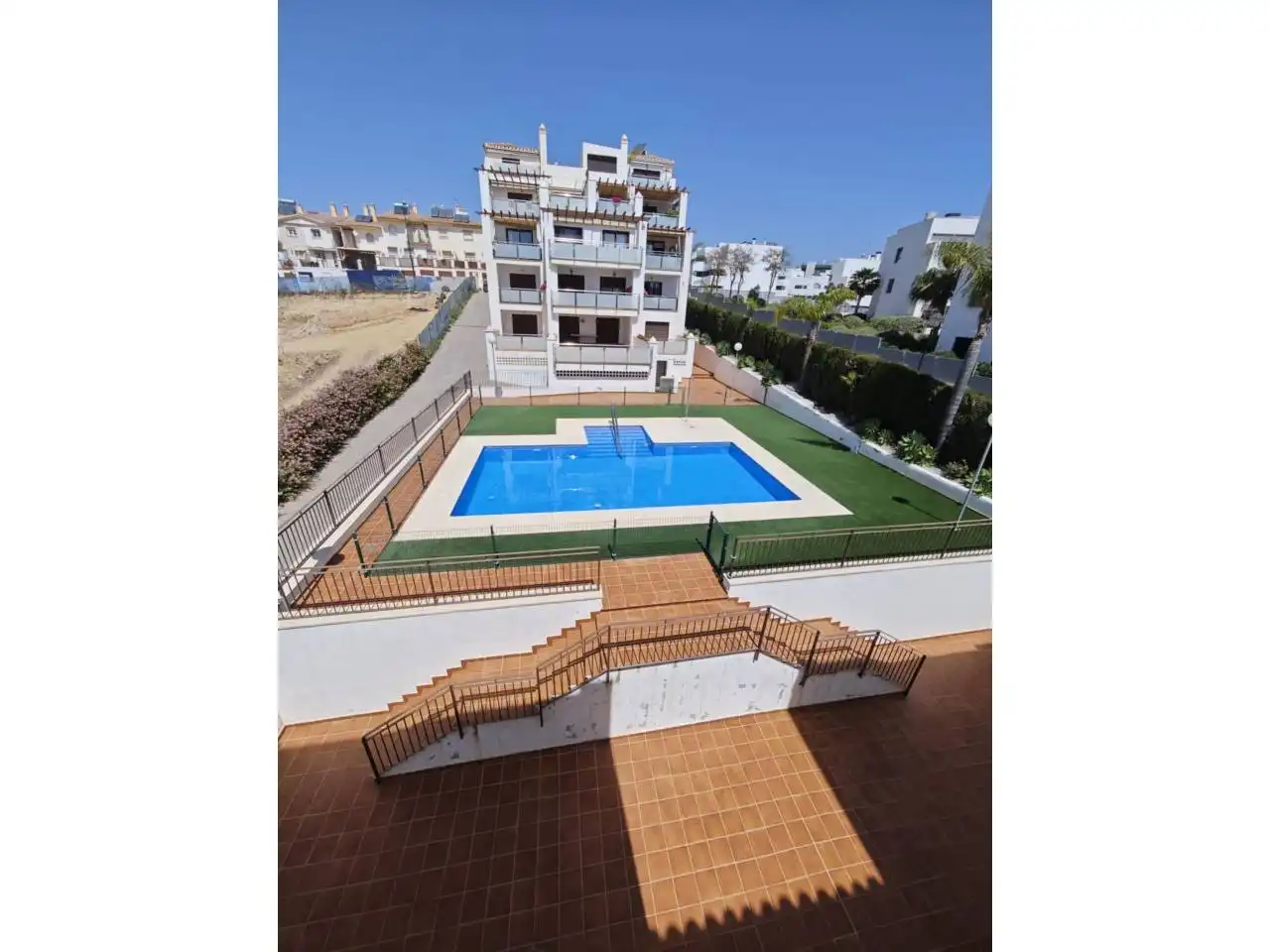 Piscina de Piso en venta en Vélez-Málaga con Terraza, Amueblado y Piscina comunitaria