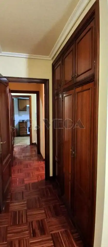 Piso en venta en Vigo  con Calefacción, Parquet y Trastero