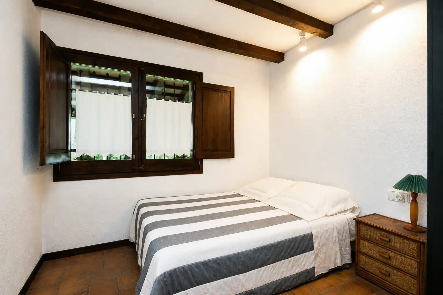 Habitación de Finca rústica en venta en L'Esquirol con Calefacción, Jardín privado y Terraza