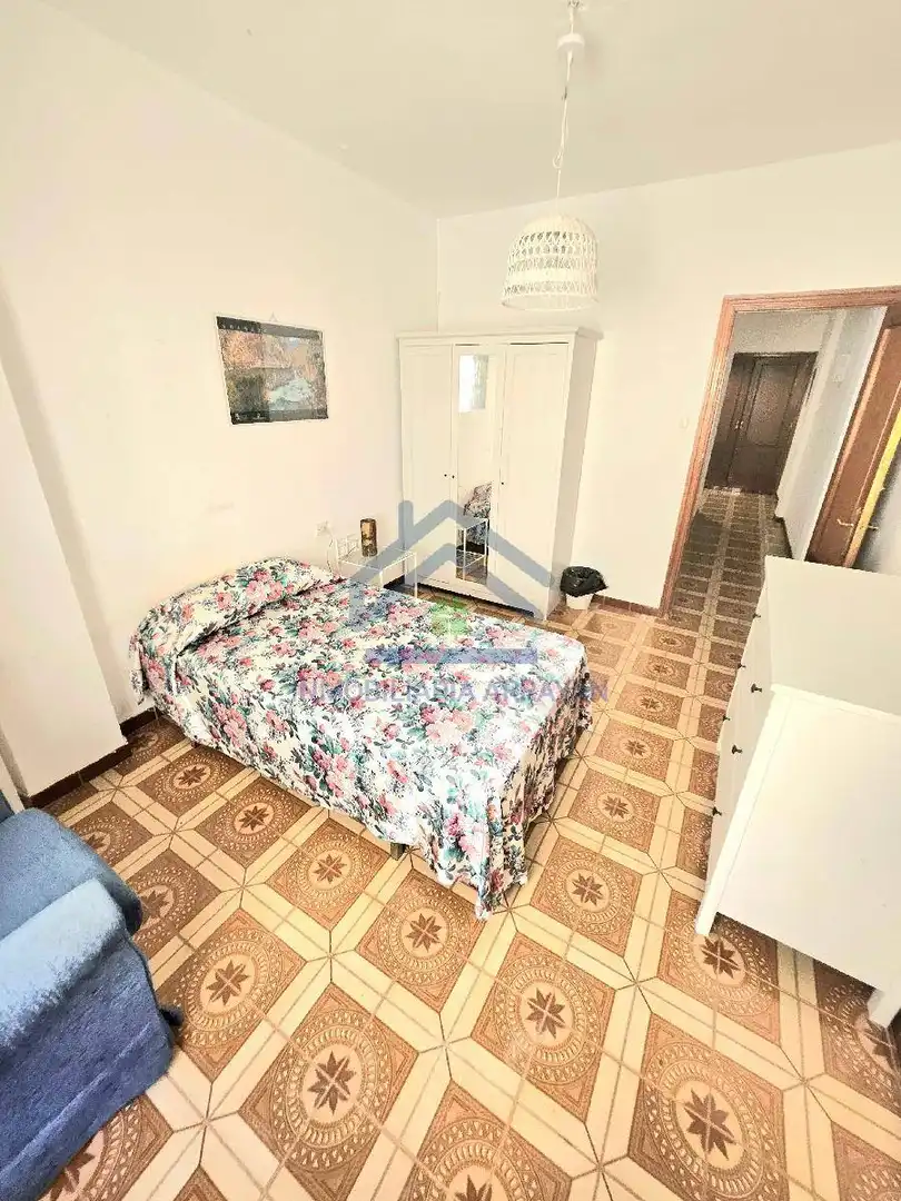 Habitación de Piso en venta en Granada con Terraza y Amueblado