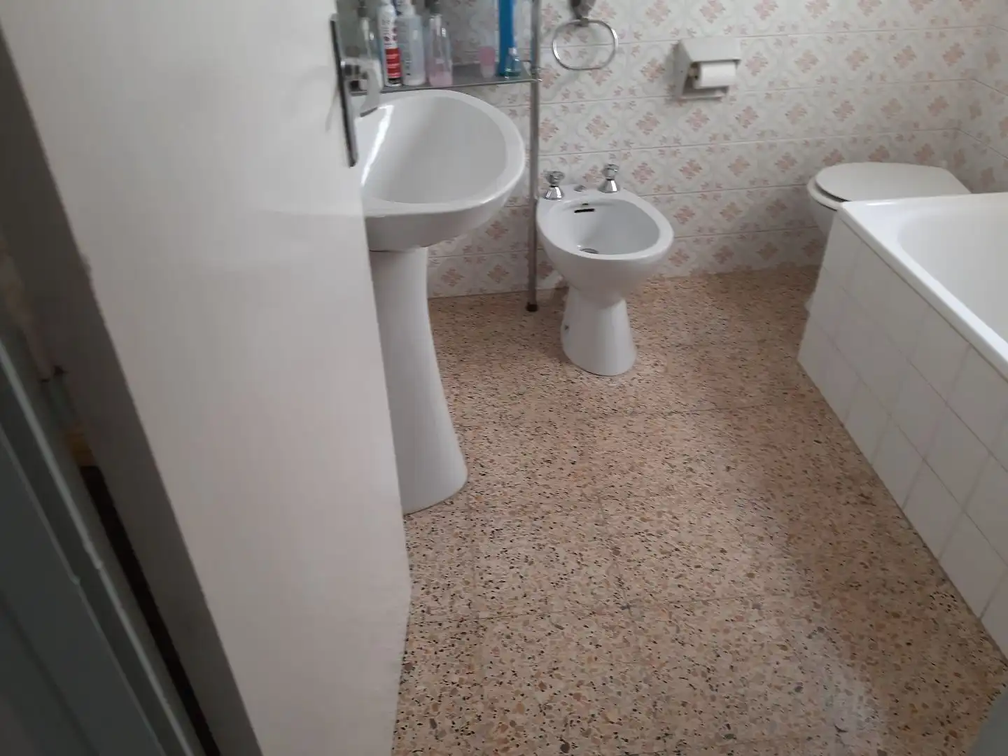 Baño de Piso de alquiler en Lleida con Calefacción, Terraza y Amueblado