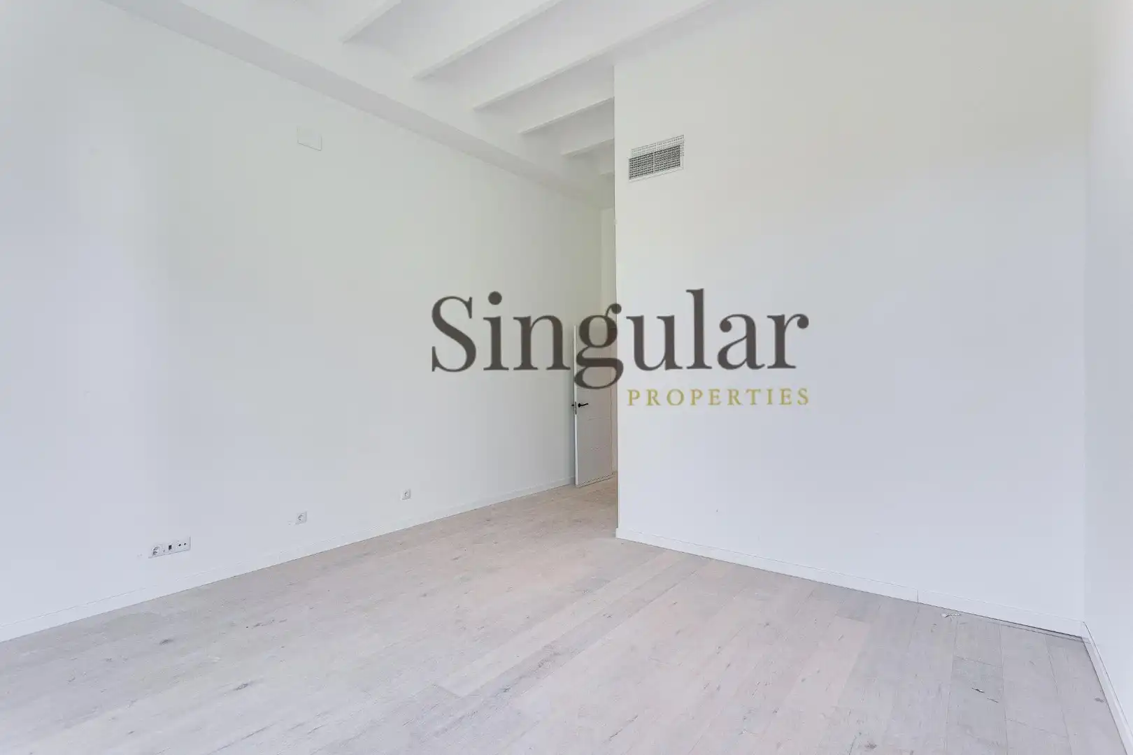 Habitación de Ático en venta en Barcelona con Aire acondicionado, Calefacción y Terraza