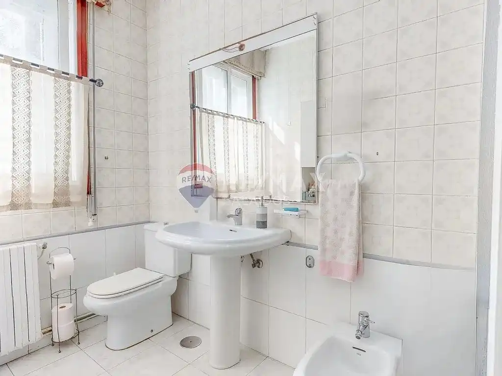 Baño de Casa o chalet en venta en Cangas  con Calefacción, Jardín privado y Parquet