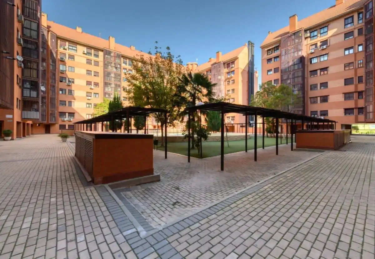 Vista exterior de Apartament de lloguer en Madrid amb Aire condicionat, Calefacció i Moblat