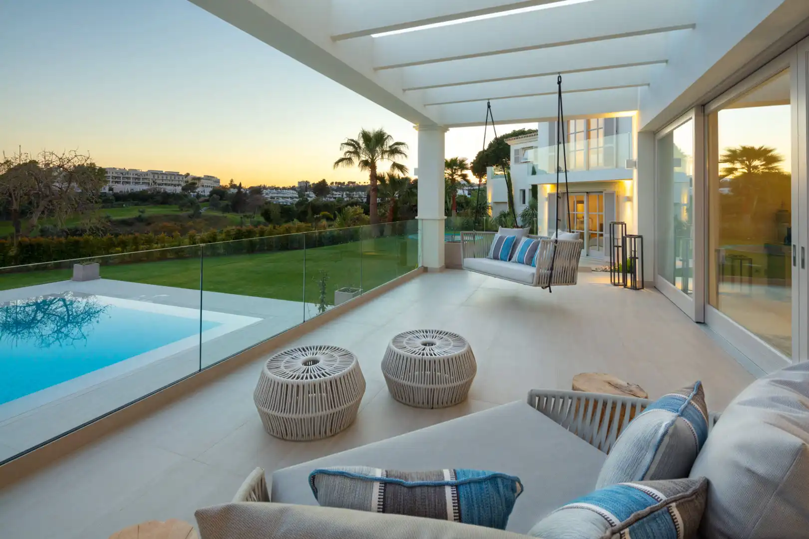 Terrassa de Casa o xalet en venda en Marbella amb Aire condicionat, Jardí privat i Terrassa