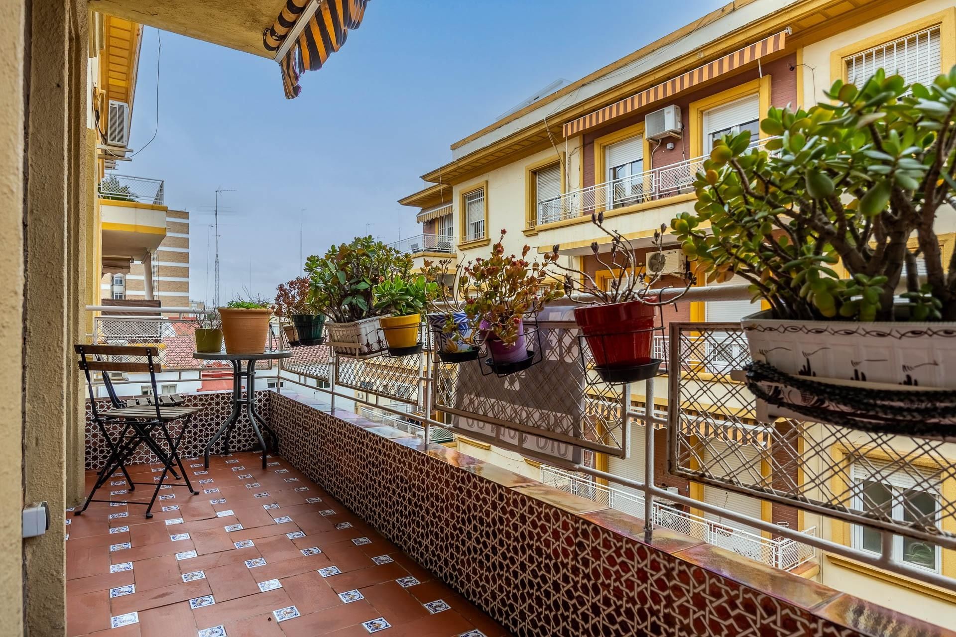 Terrace of Flat for sale in  Sevilla Capital  with Air Conditioner, Heating and Parquet flooring