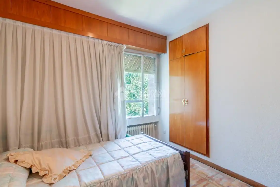 Habitación de Piso en venta en Madrid con Calefacción, Parquet y Terraza