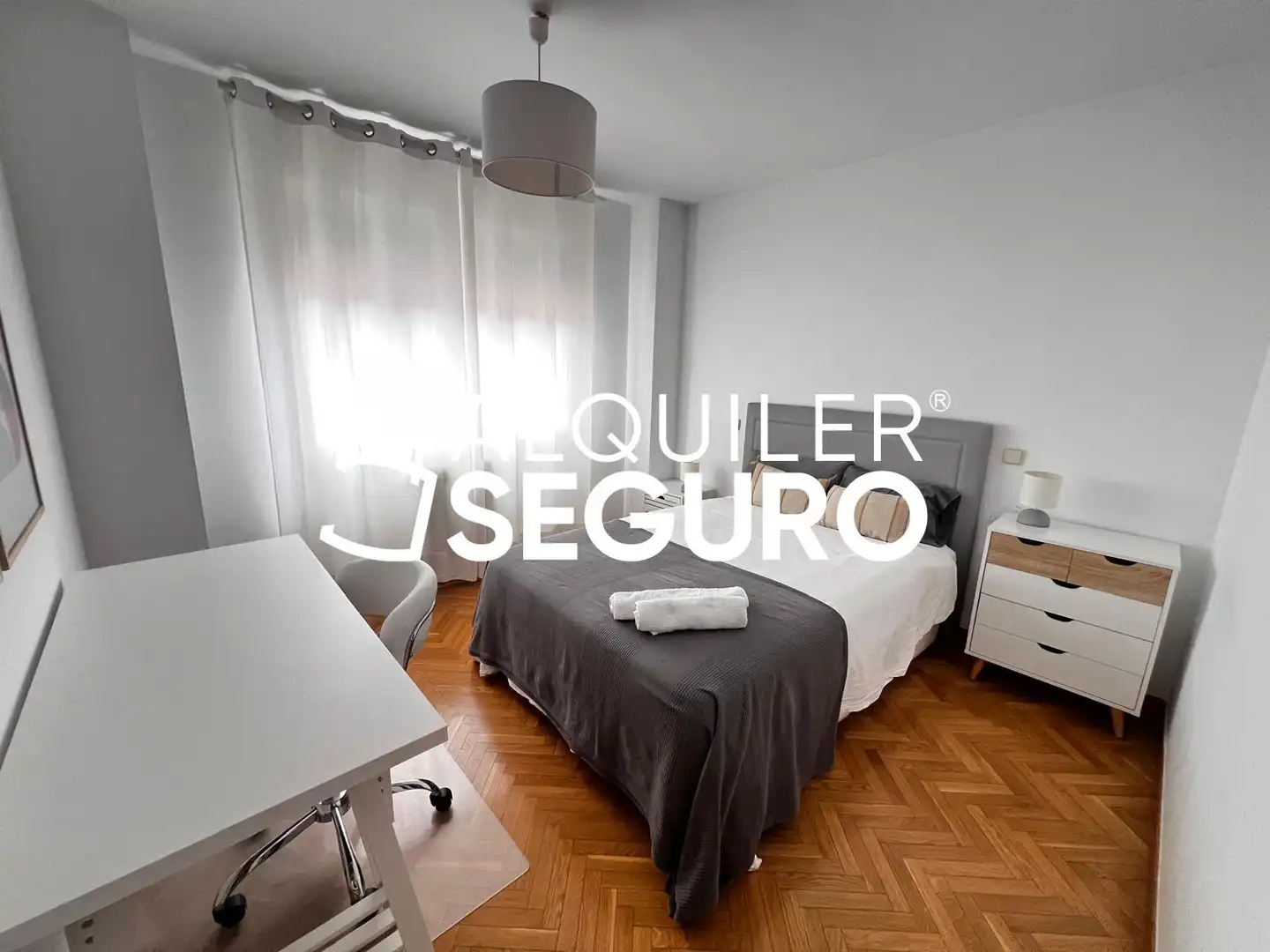 Habitación de Piso de alquiler en Madrid con Calefacción, Trastero y Amueblado