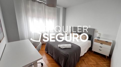 Foto 2 de Piso de alquiler en De Servator, Canillas, Madrid Capital