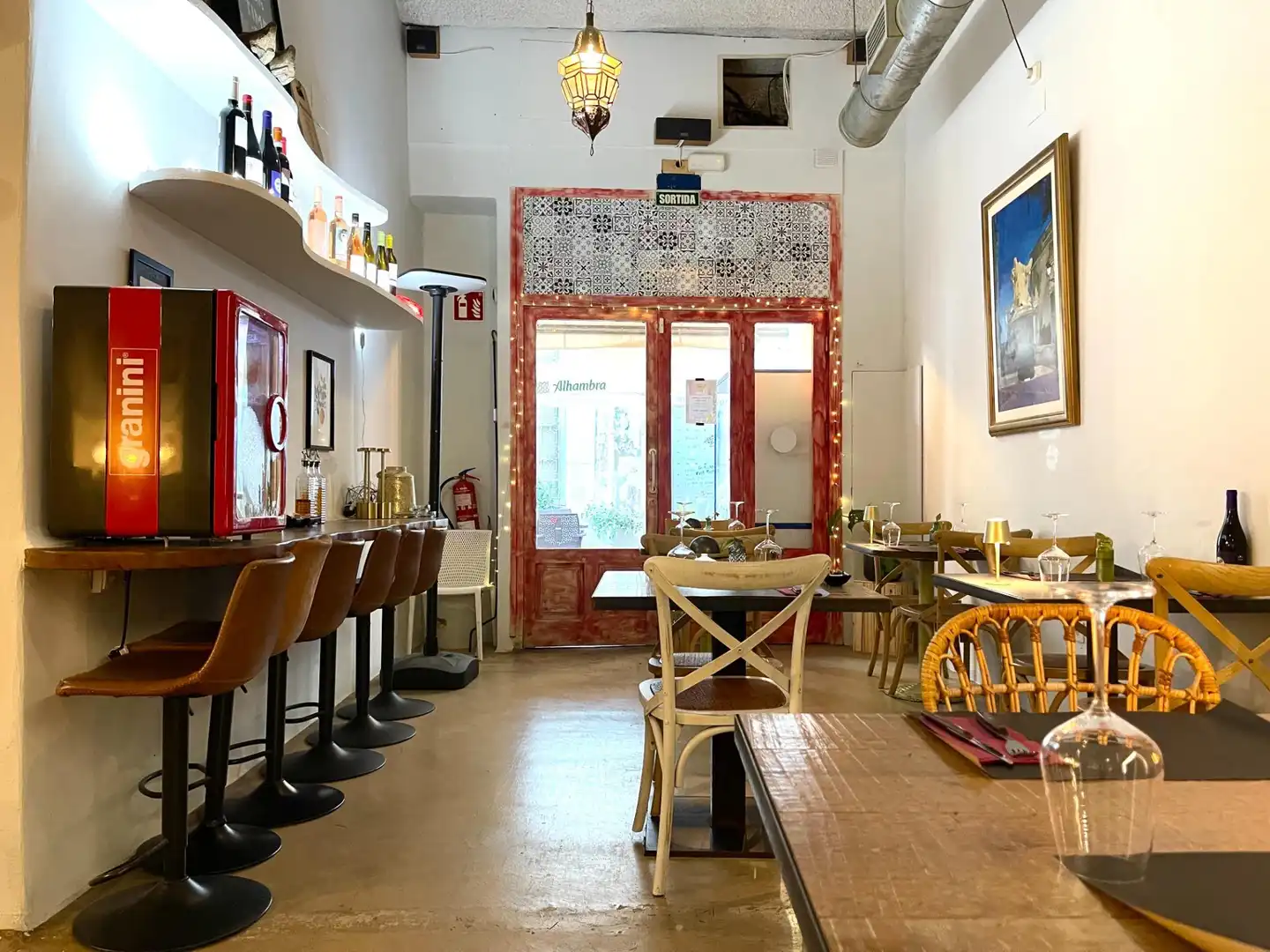 Comedor de Local de alquiler en Figueres con Aire acondicionado, Terraza y Amueblado