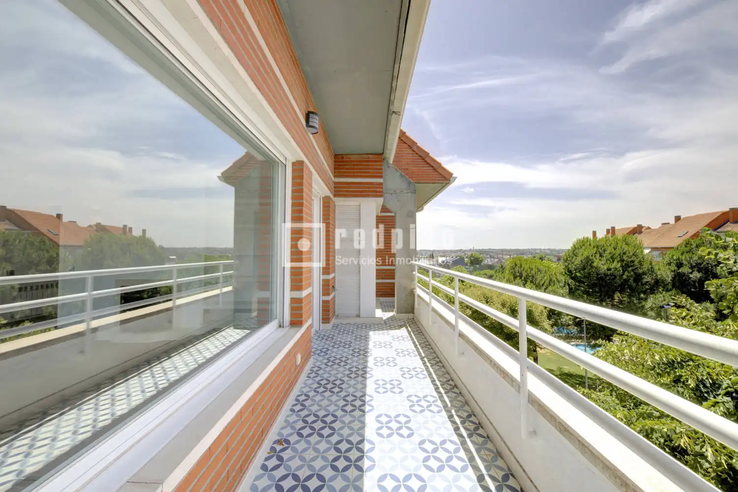 Habitación de Ático en venta en Pozuelo de Alarcón con Calefacción, Jardín privado y Terraza