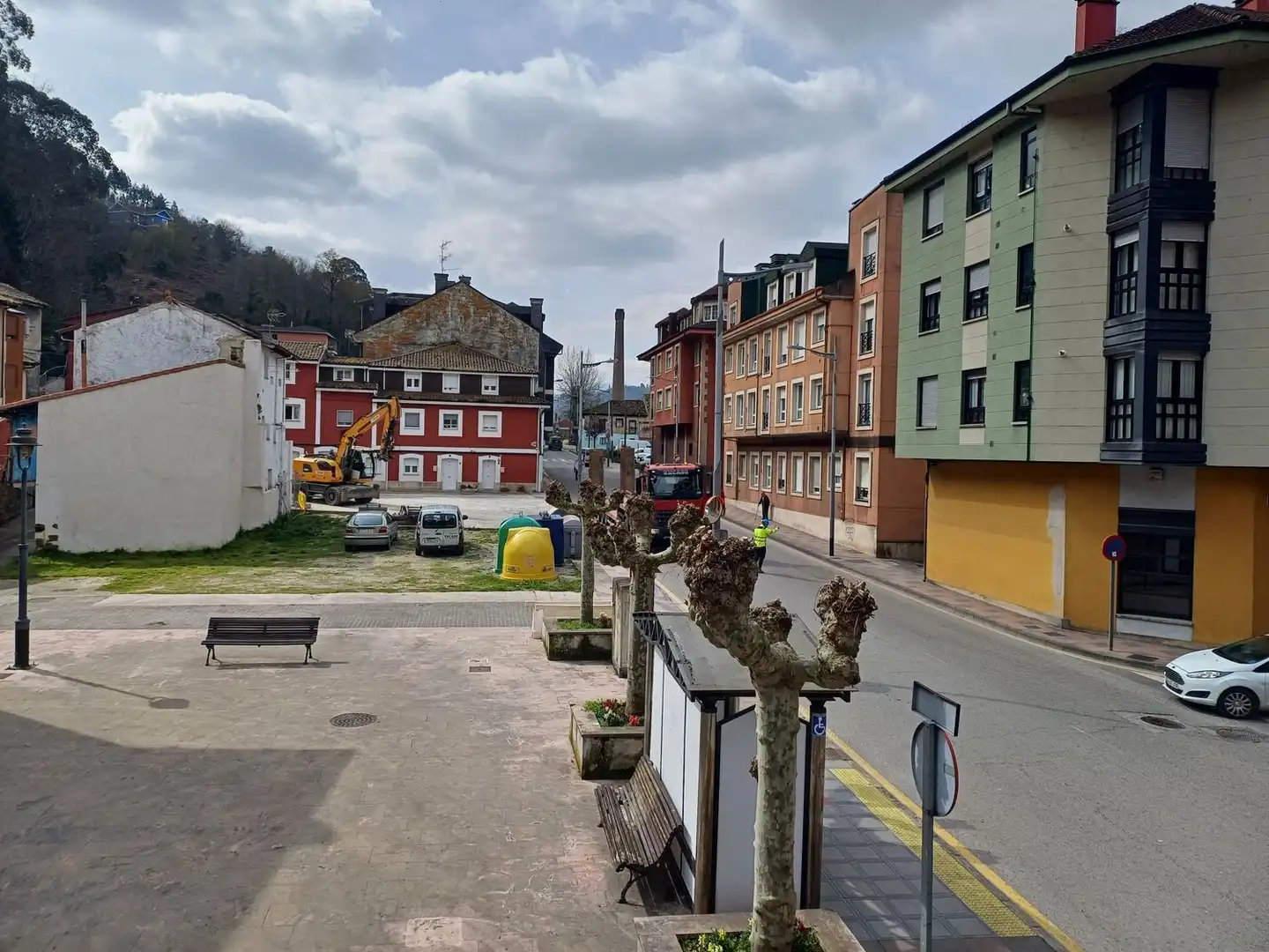 Vista exterior de Casa o xalet en venda en Mieres (Asturias) amb Terrassa i Piscina