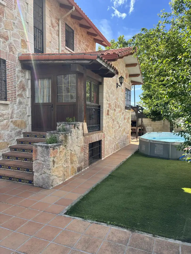 Terrassa de Casa o xalet en venda en Guadarrama amb Calefacció, Jardí privat i Parquet