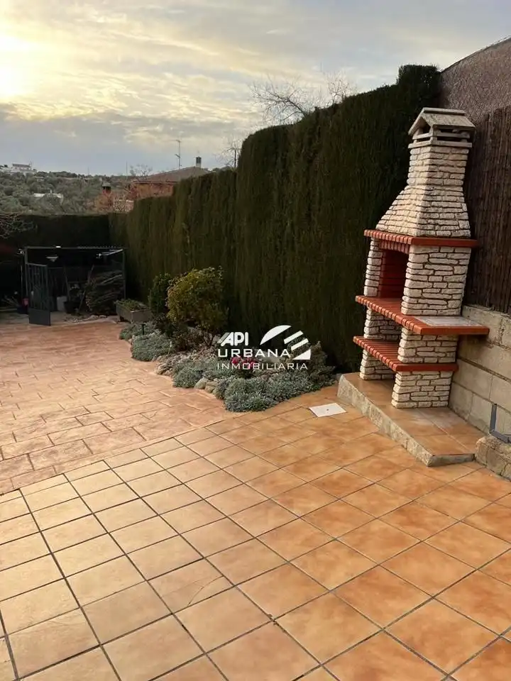 Jardín de Casa o chalet en venta en Lucena con Aire acondicionado, Jardín privado y Piscina