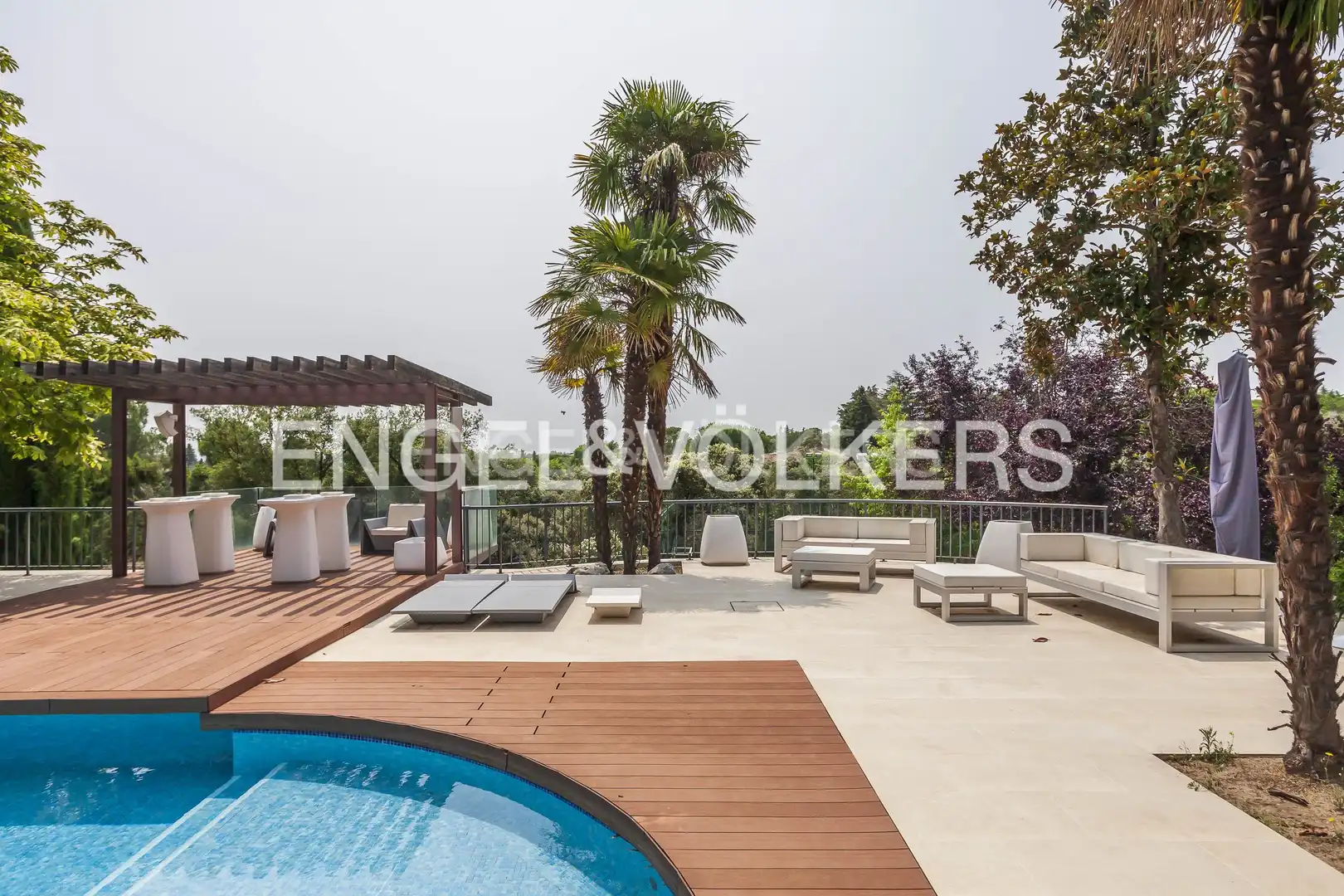 Terrassa de Casa o xalet de lloguer en La Moraleja amb Aire condicionat, Calefacció i Jardí privat