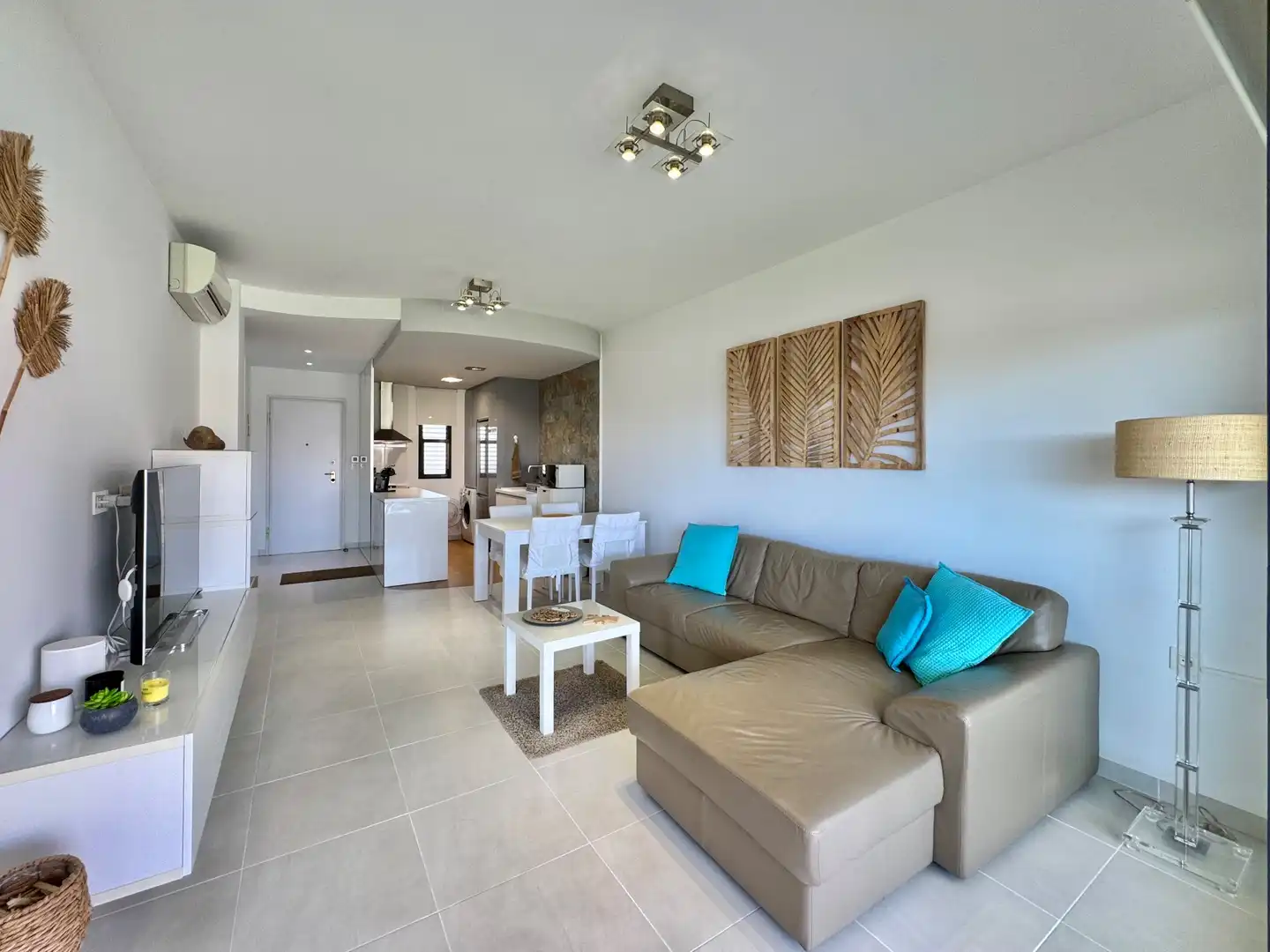 Sala d'estar de Apartament en venda en Orihuela amb Jardí privat, Traster i Piscina