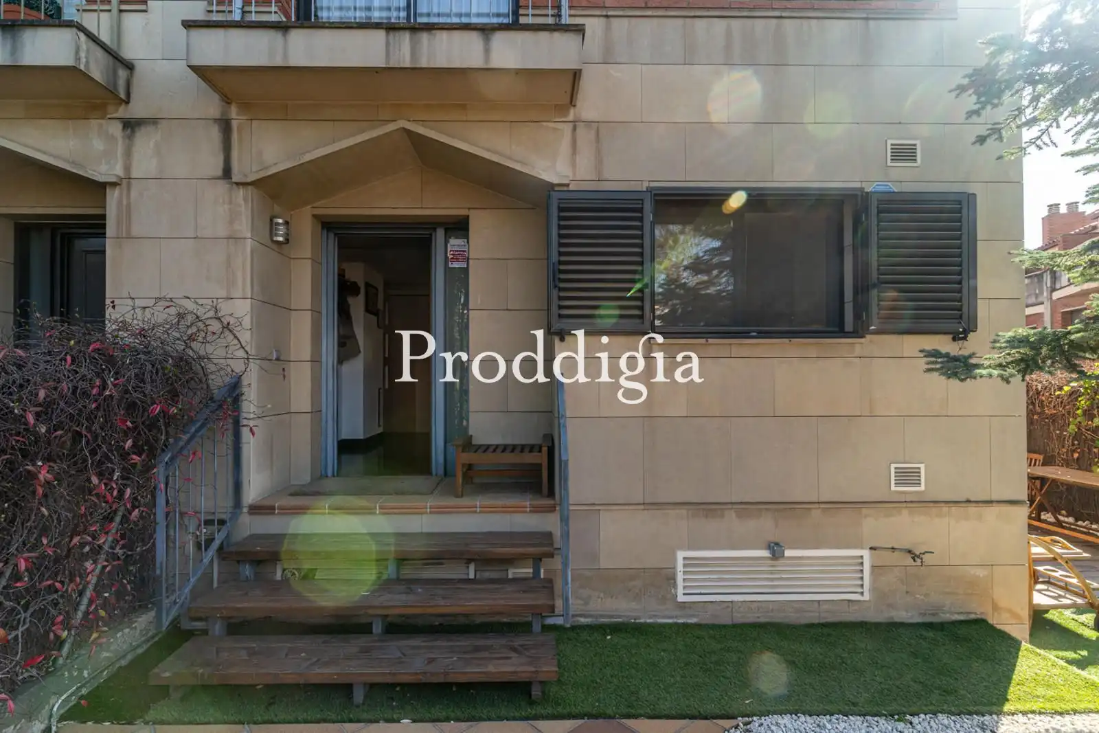 Exterior view of Detached homes for sale in Sant Cugat del Vallès  with Air Conditioner, Heating and Private garden
