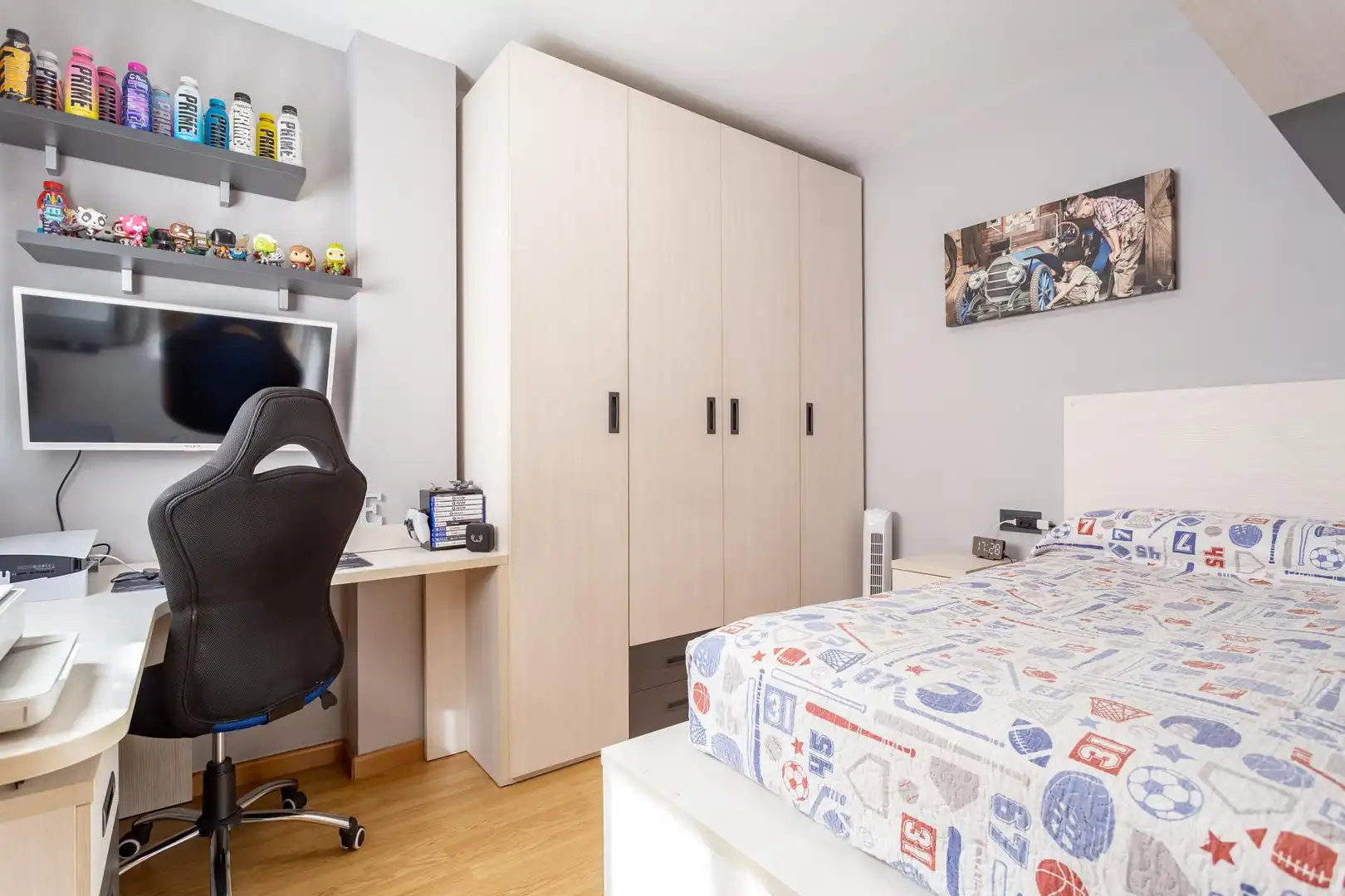 Bedroom of Attic for sale in Reus  with Air Conditioner, Private garden and Parquet flooring