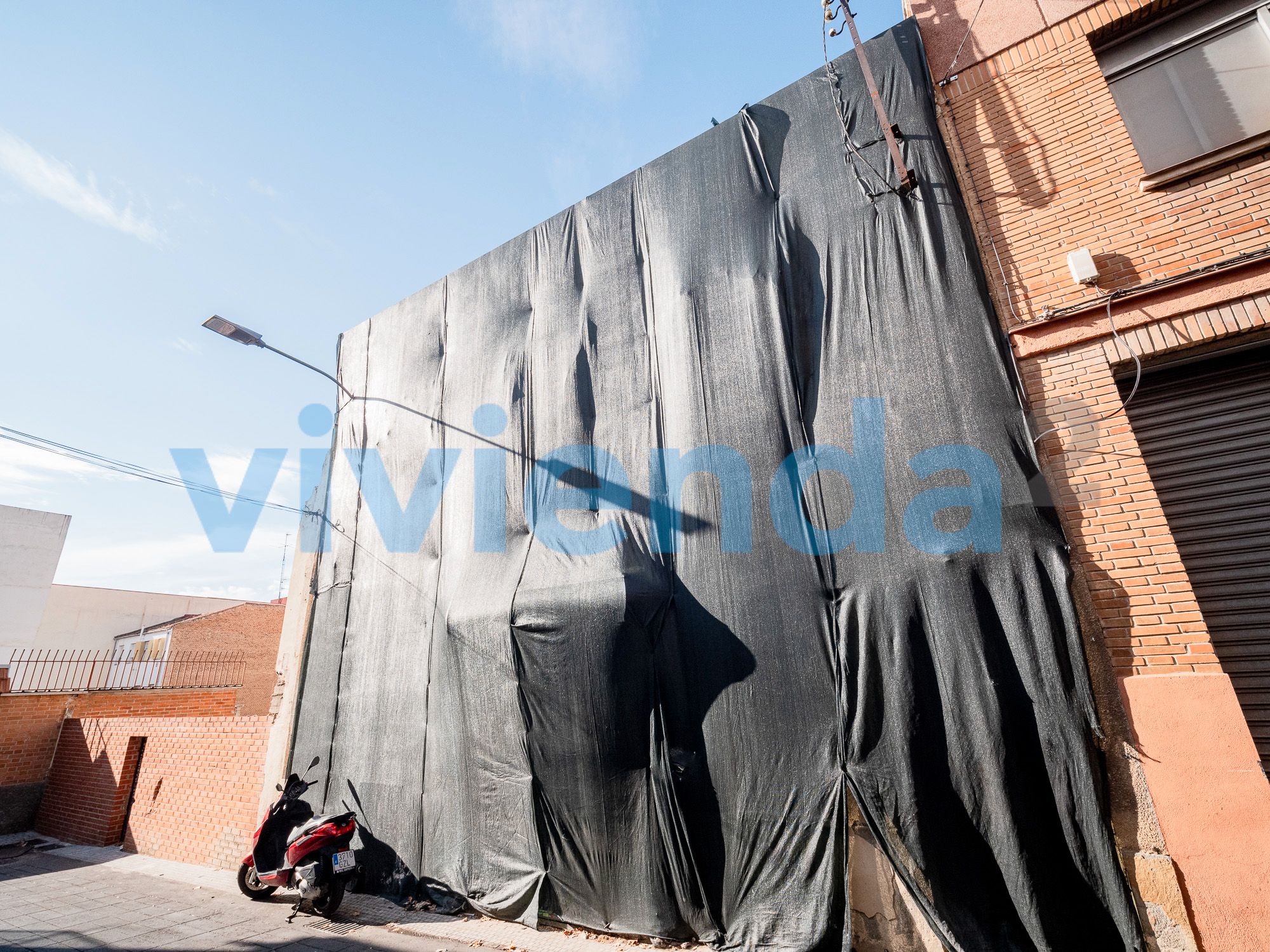 Exterior view of Building for sale in  Madrid Capital