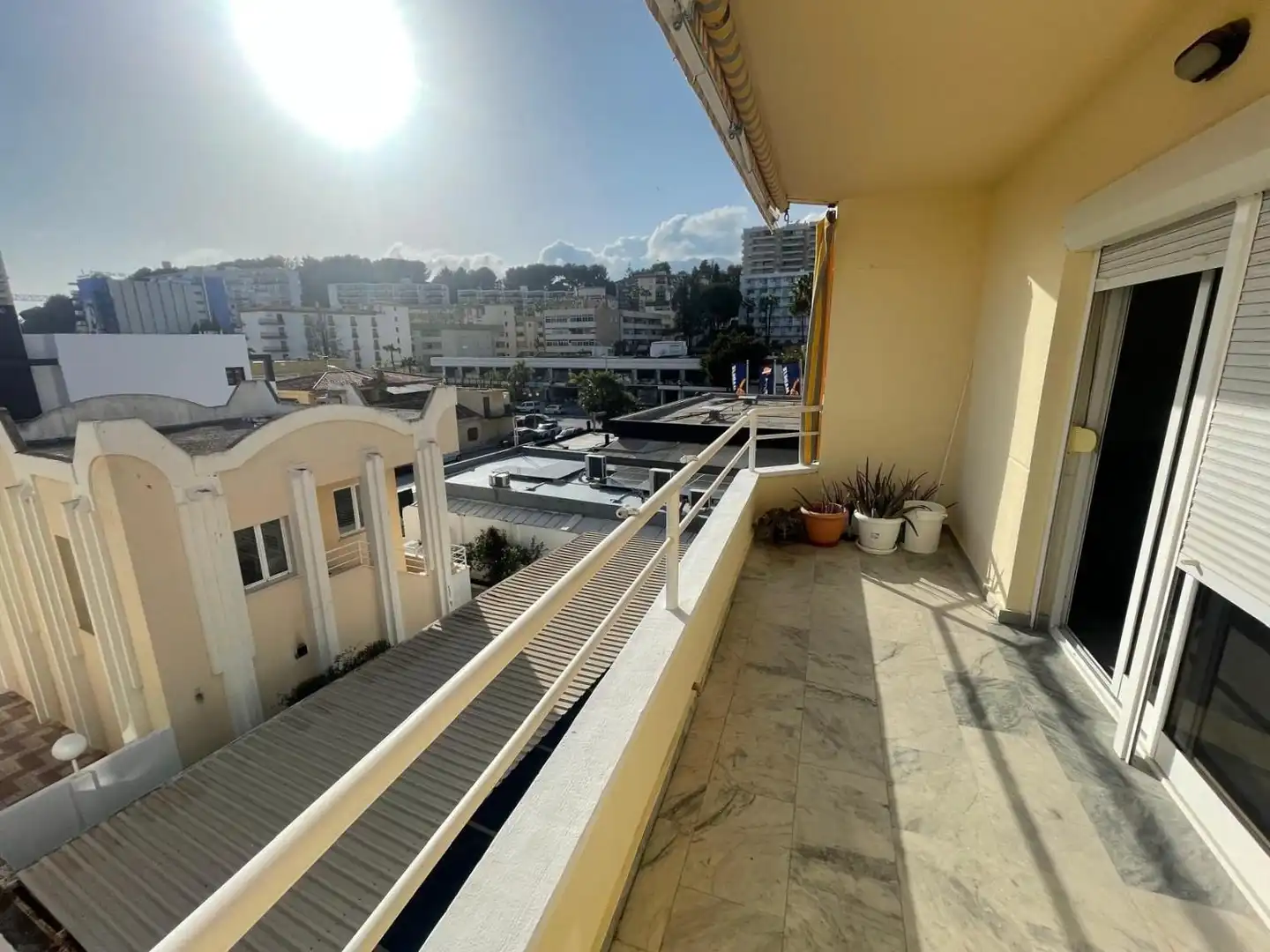 Vista exterior de Piso en venta en Torremolinos con Jardín privado, Terraza y Piscina comunitaria