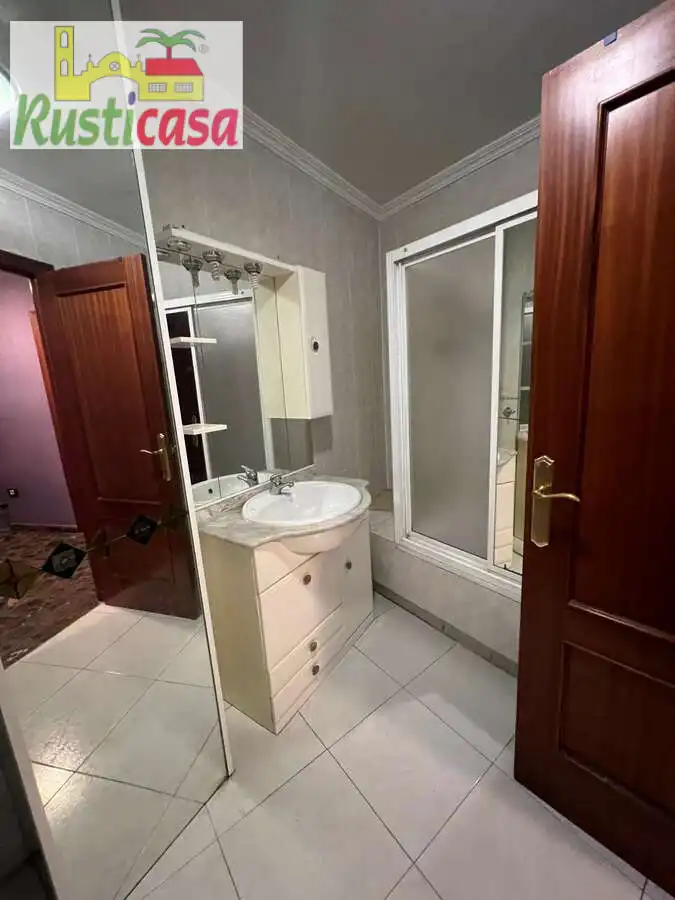 Baño de Piso en venta en Bailén con Aire acondicionado, Calefacción y Amueblado