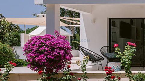 Villa con piscina, Islas Baleares, Ibiza. 5 habitaciones | 450 m² | 2,5 kilómetros al mar