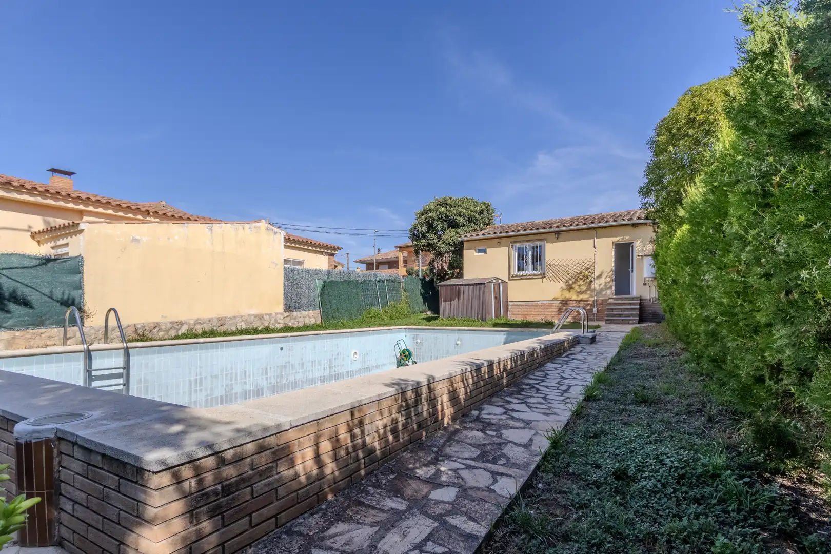 Casa amb piscina en venda a Santa Oliva