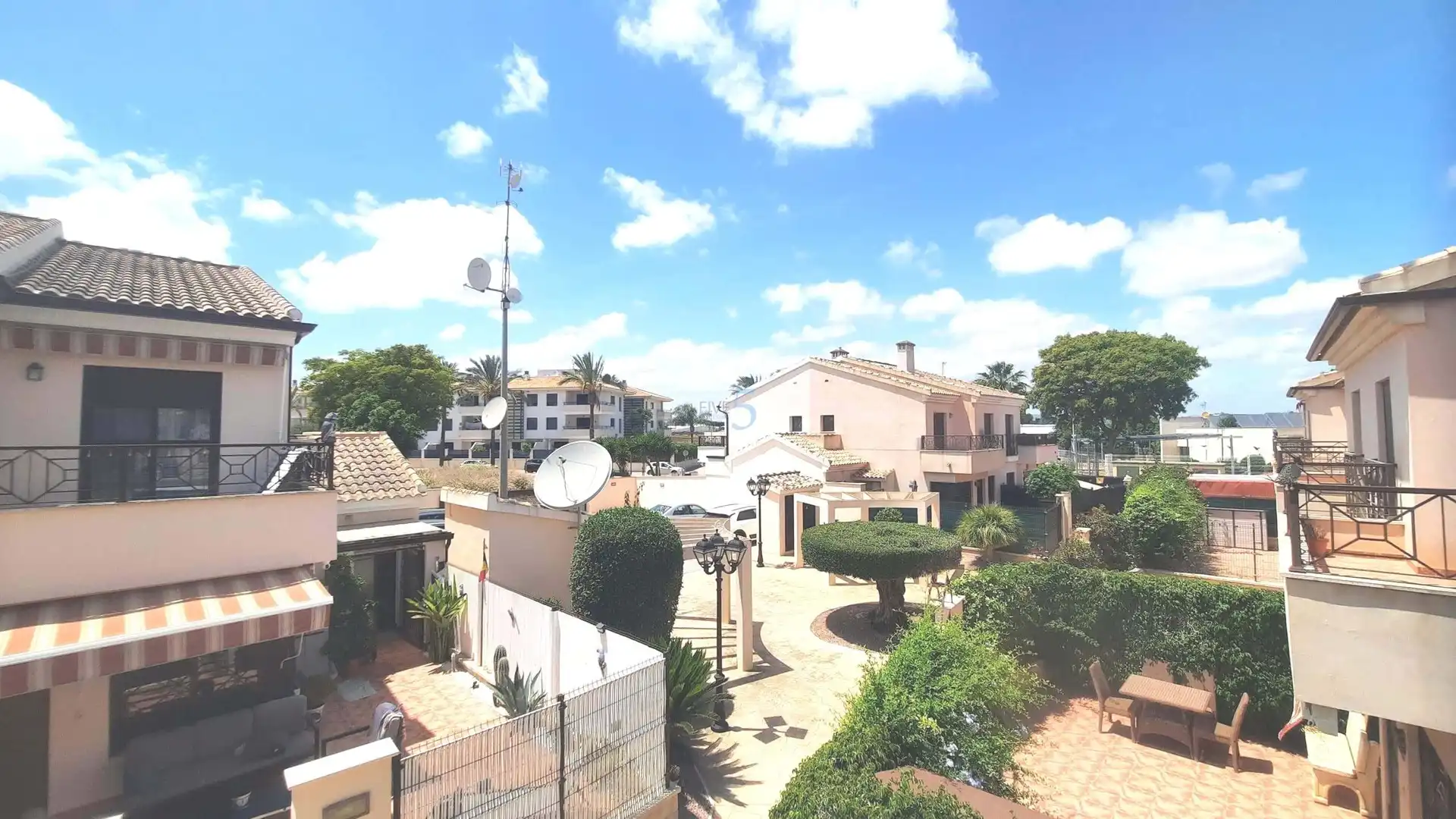 Außenansicht von Einfamilien-Reihenhaus zum Verkauf in Torre-Pacheco mit Klimaanlage, Heizung und Terrasse