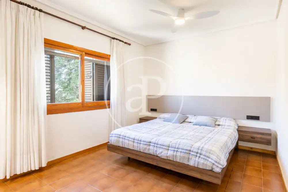 Dormitori de Casa o xalet de lloguer en Madrid amb Aire condicionat, Calefacció i Jardí privat