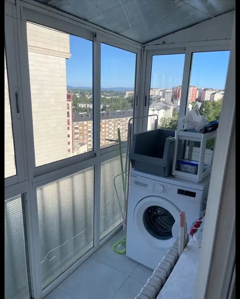 Terrassa de Estudi en venda en Lugo amb Calefacció, Traster i Moblat