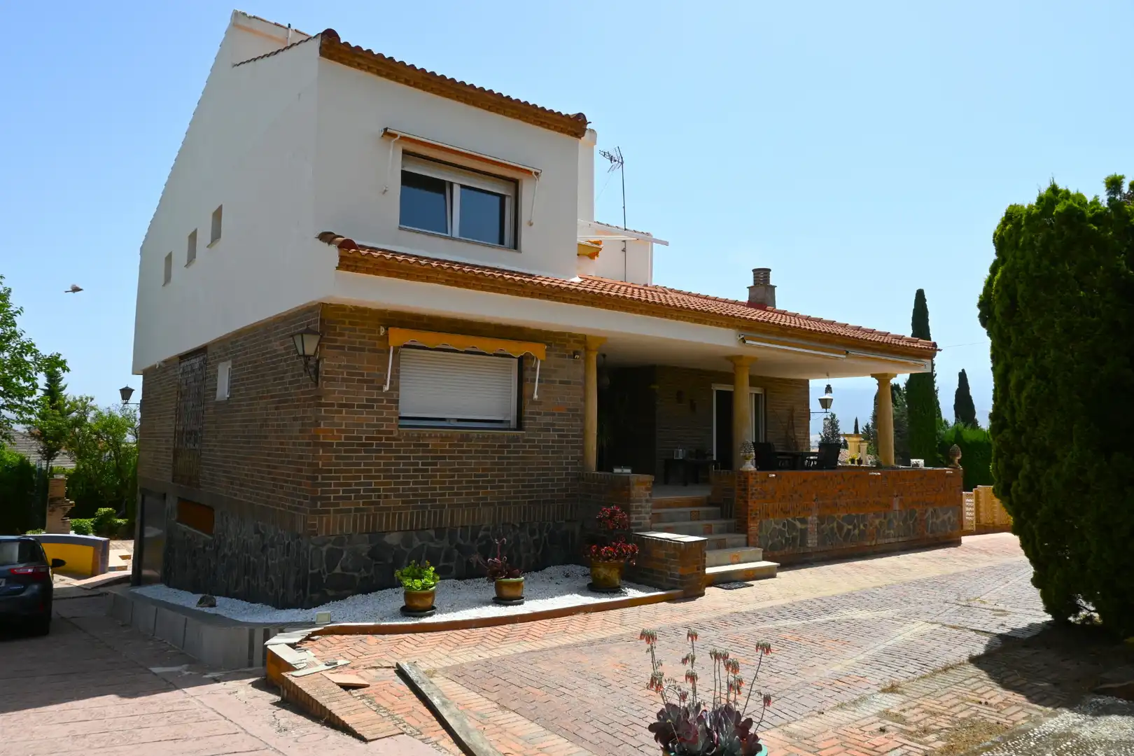 Vista exterior de Casa o xalet en venda en Las Gabias amb Jardí privat, Terrassa i Traster