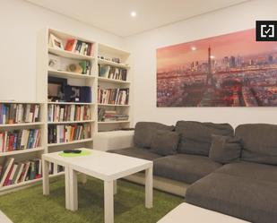 Living room of Flat to rent in  Madrid Capital  with Air Conditioner and Balcony