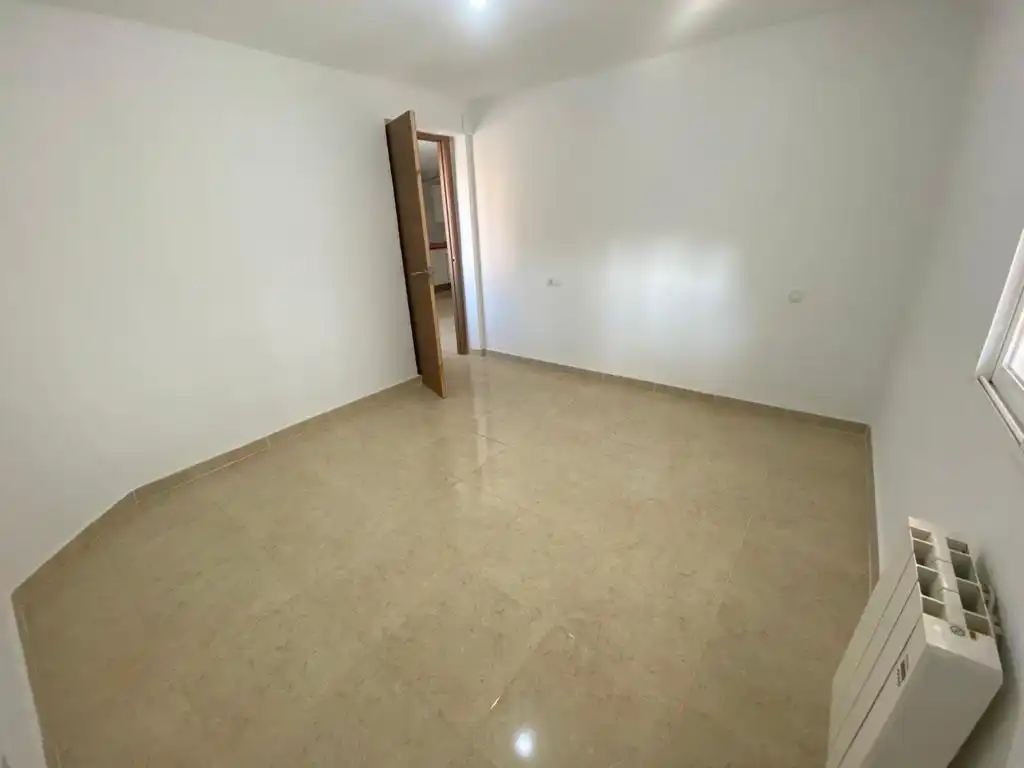 Dormitori de Casa o xalet en venda en Casarrubios del Monte amb Jardí privat, Piscina i Moblat