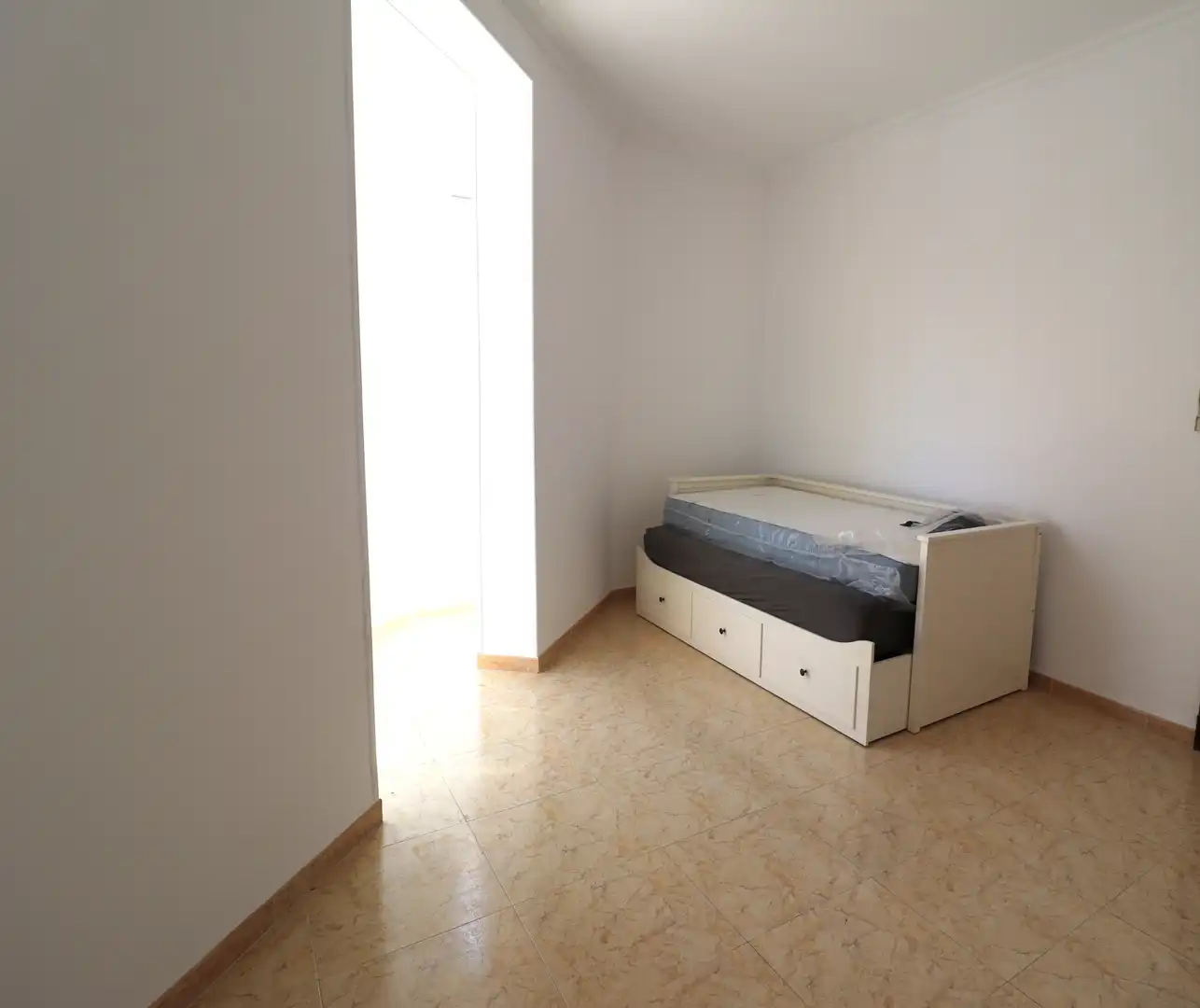 Schlafzimmer von Dachboden zum Verkauf in  Palma de Mallorca mit Klimaanlage, Terrasse und Ofen