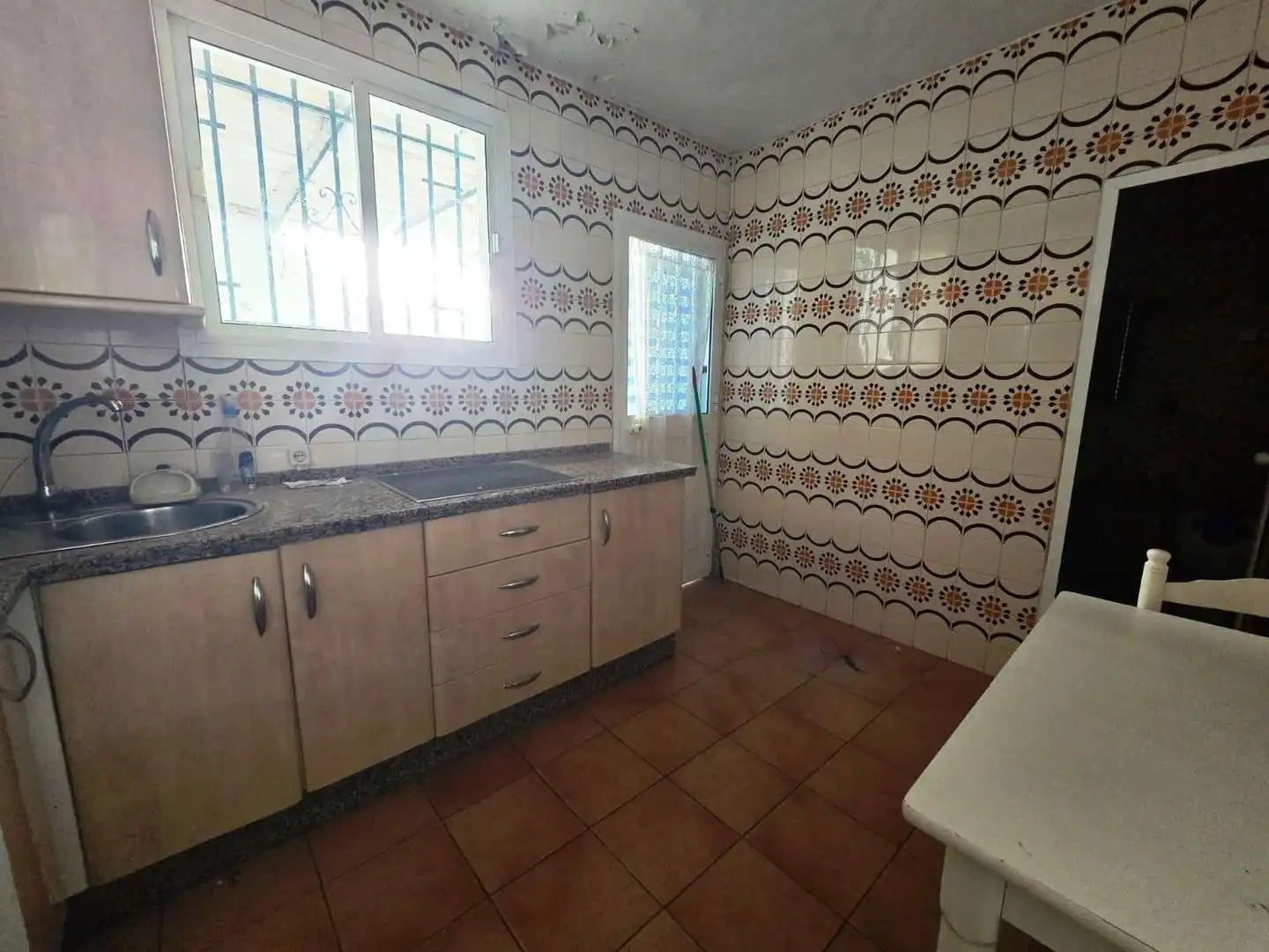 Kitchen of Houses for sale in Gines  with Air Conditioner, Terrace and Storage room