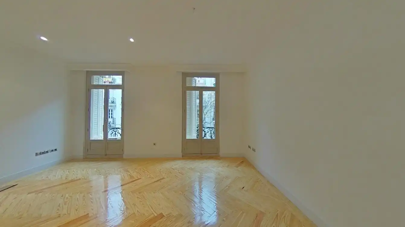Sala d'estar de Pis en venda en Madrid amb Calefacció i Parquet