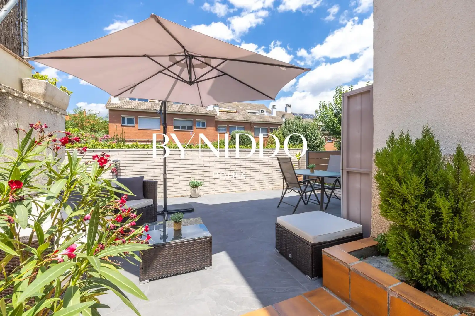 Terraza de Casa adosada en venta en Sant Cugat del Vallès con Aire acondicionado, Calefacción y Jardín privado