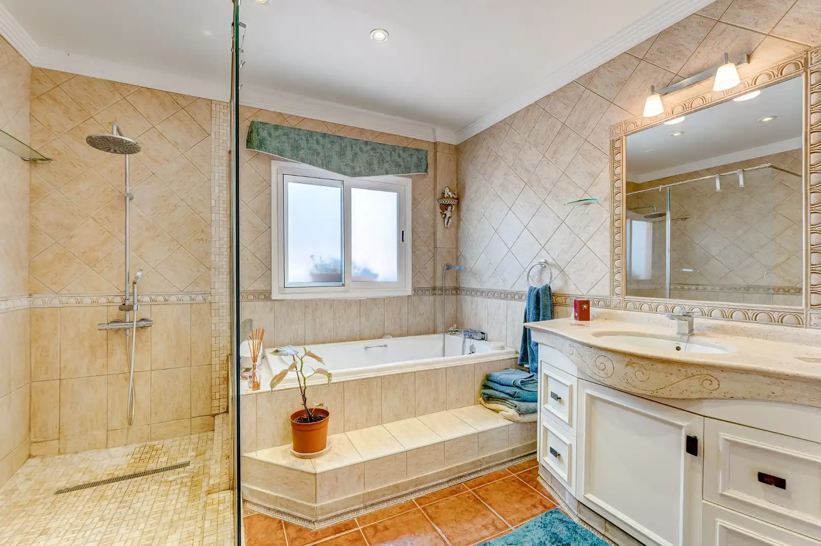 Baño de Casa o chalet en venta en Adeje con Jardín privado, Terraza y Trastero