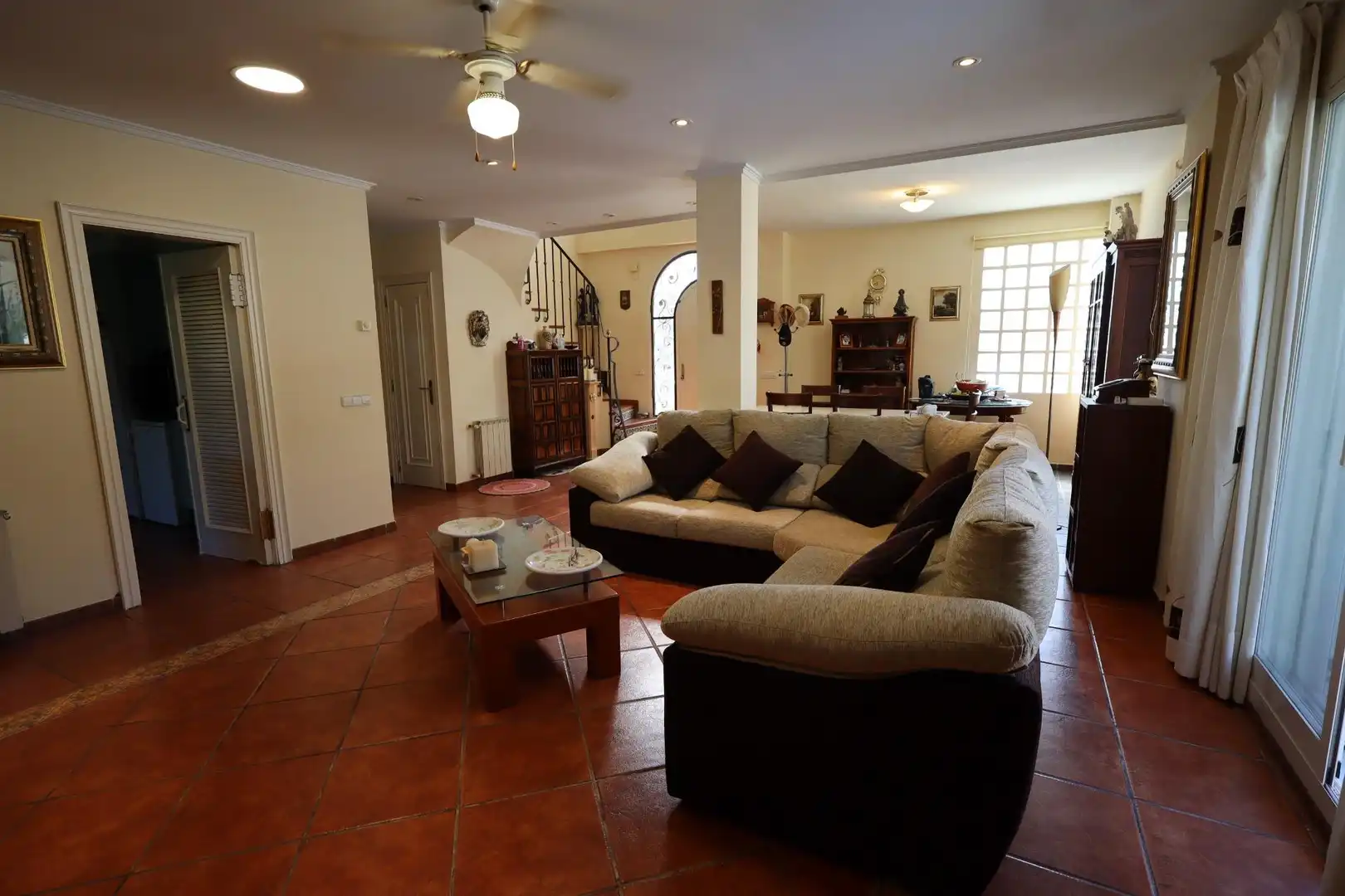 Sala de estar de Casa o chalet en venta en Chiva con Aire acondicionado, Calefacción y Jardín privado
